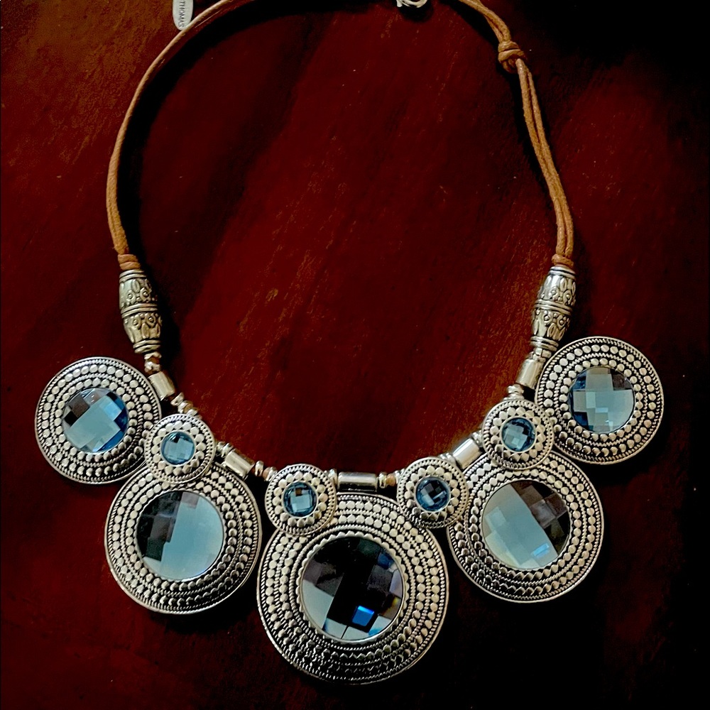Metal Discs Necklace.